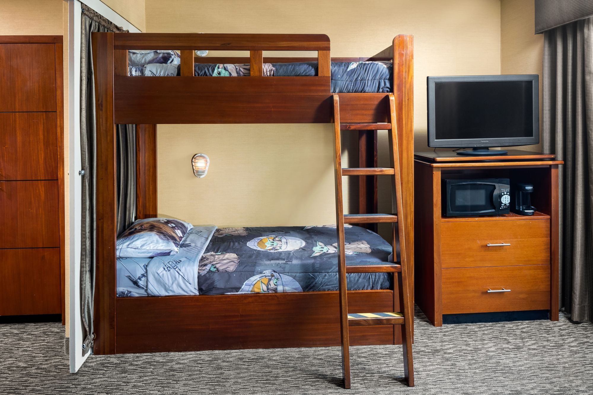 Anaheim Portofino Inn & Suites — photo 9 of 44