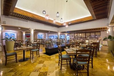 Table arrangement in a restaurent at Buenaventura Grand Hotel