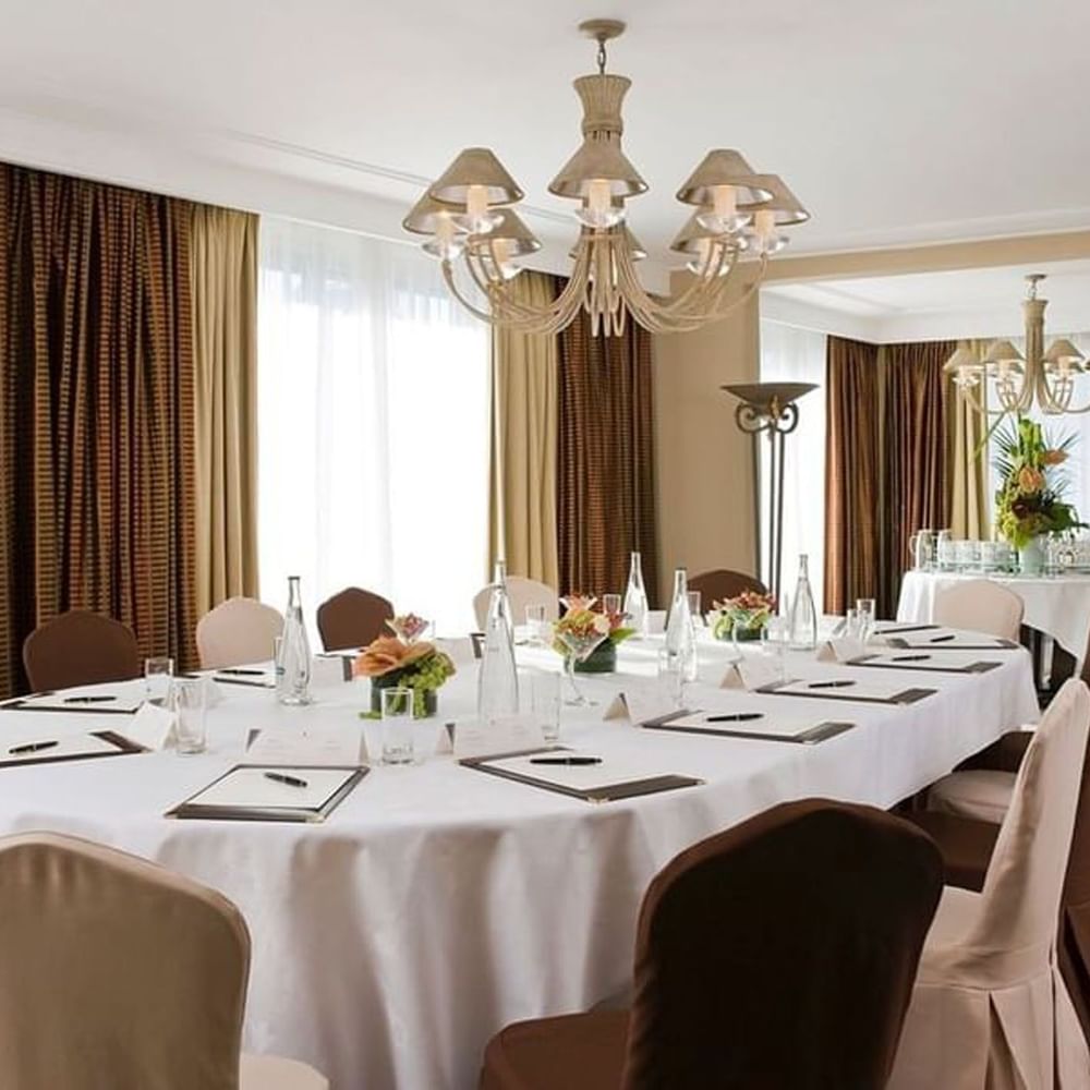salle-de-réunion-suite-penthouse-standard