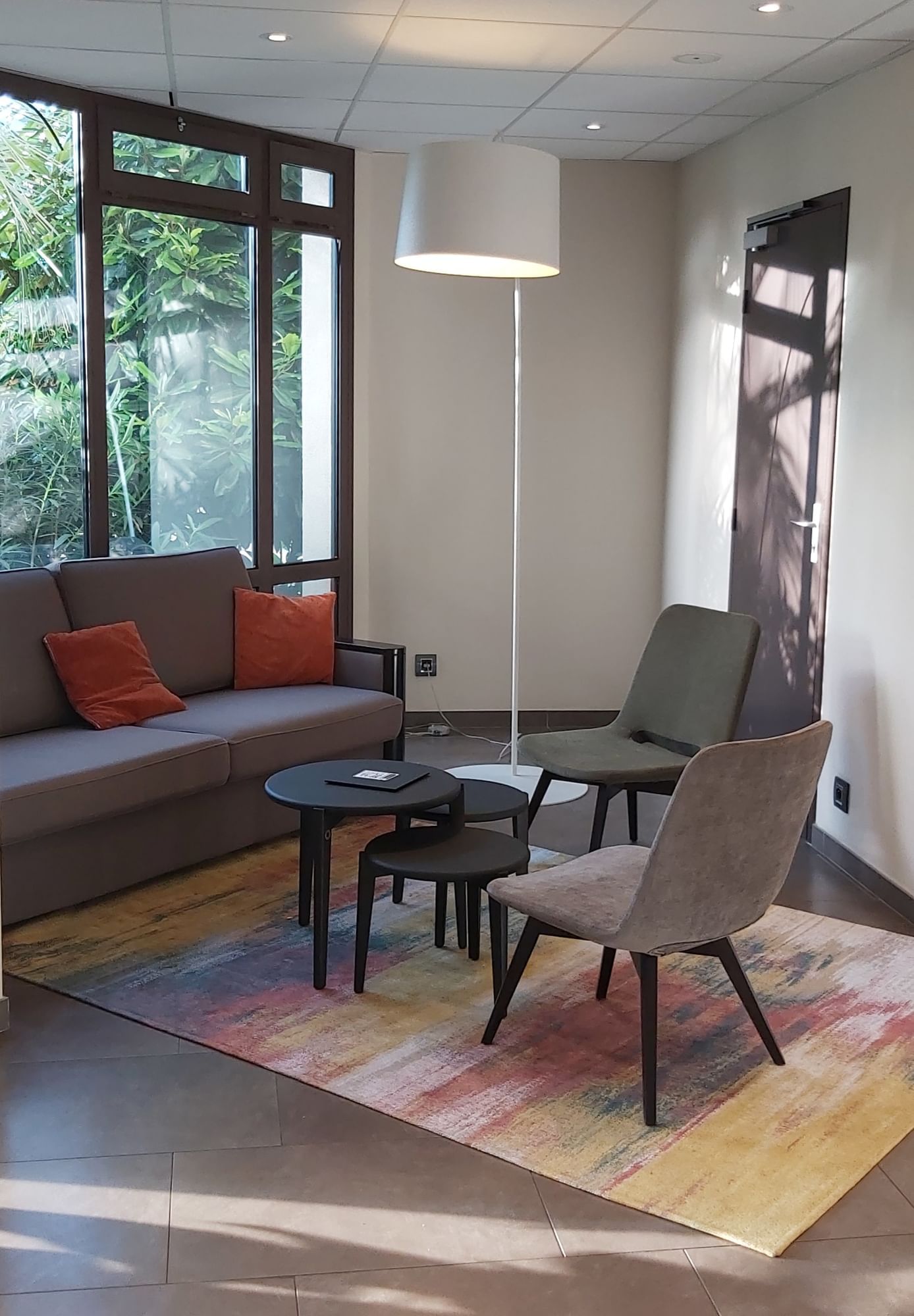 Salon du hall à Escale Oceania Nantes Aéroport