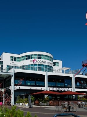 Coast Lonsdale Quay Hotel Exterior