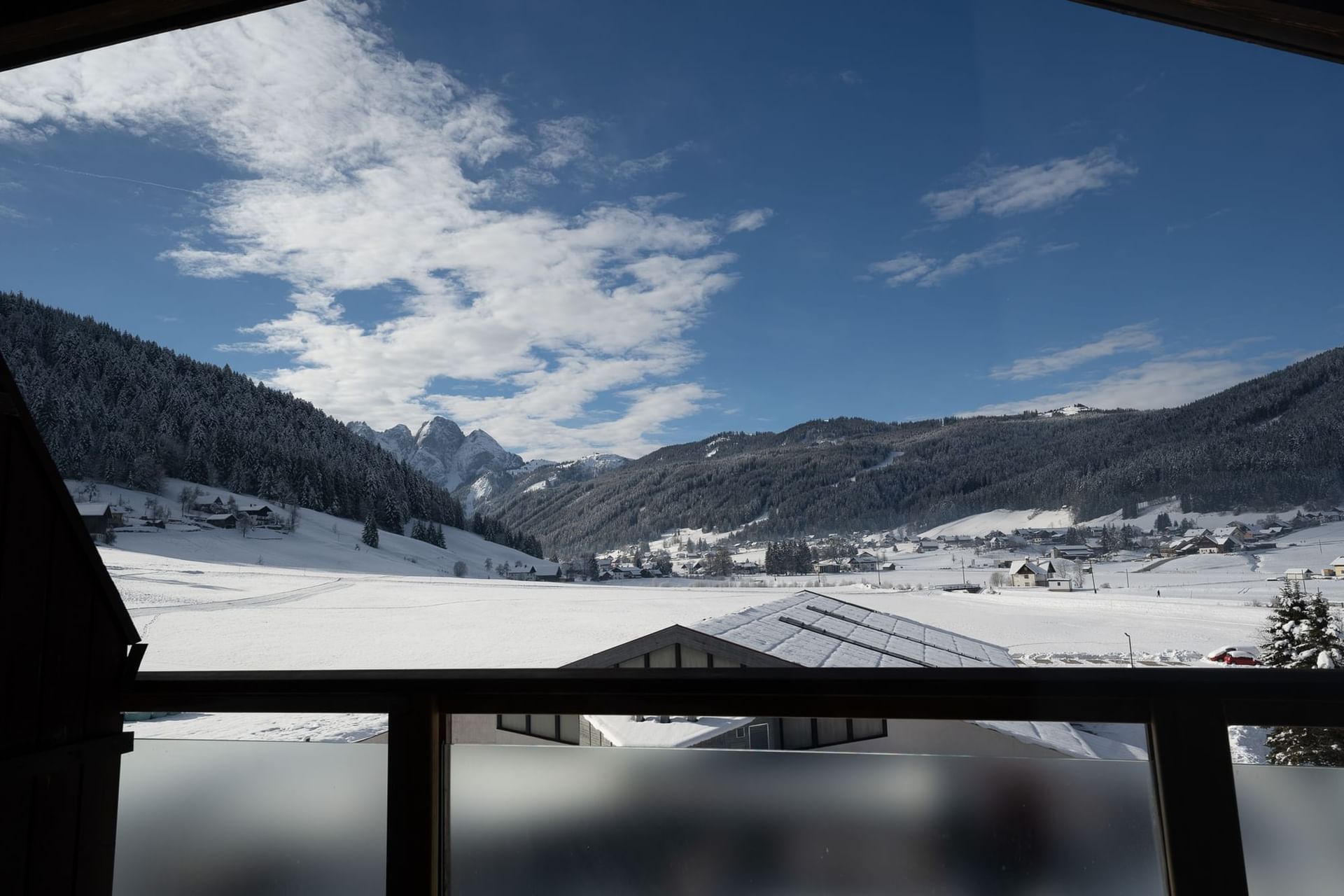 Blick vom Balkon des Vitalhotels im Winter