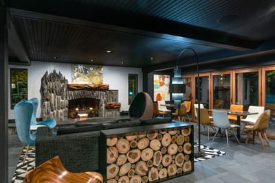 Hotel Earl lobby