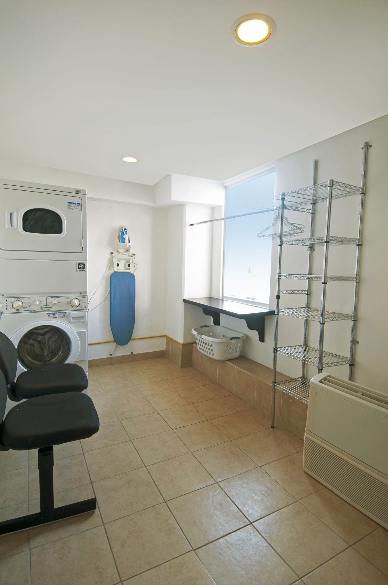FREE WASHING AND IRONING CENTER