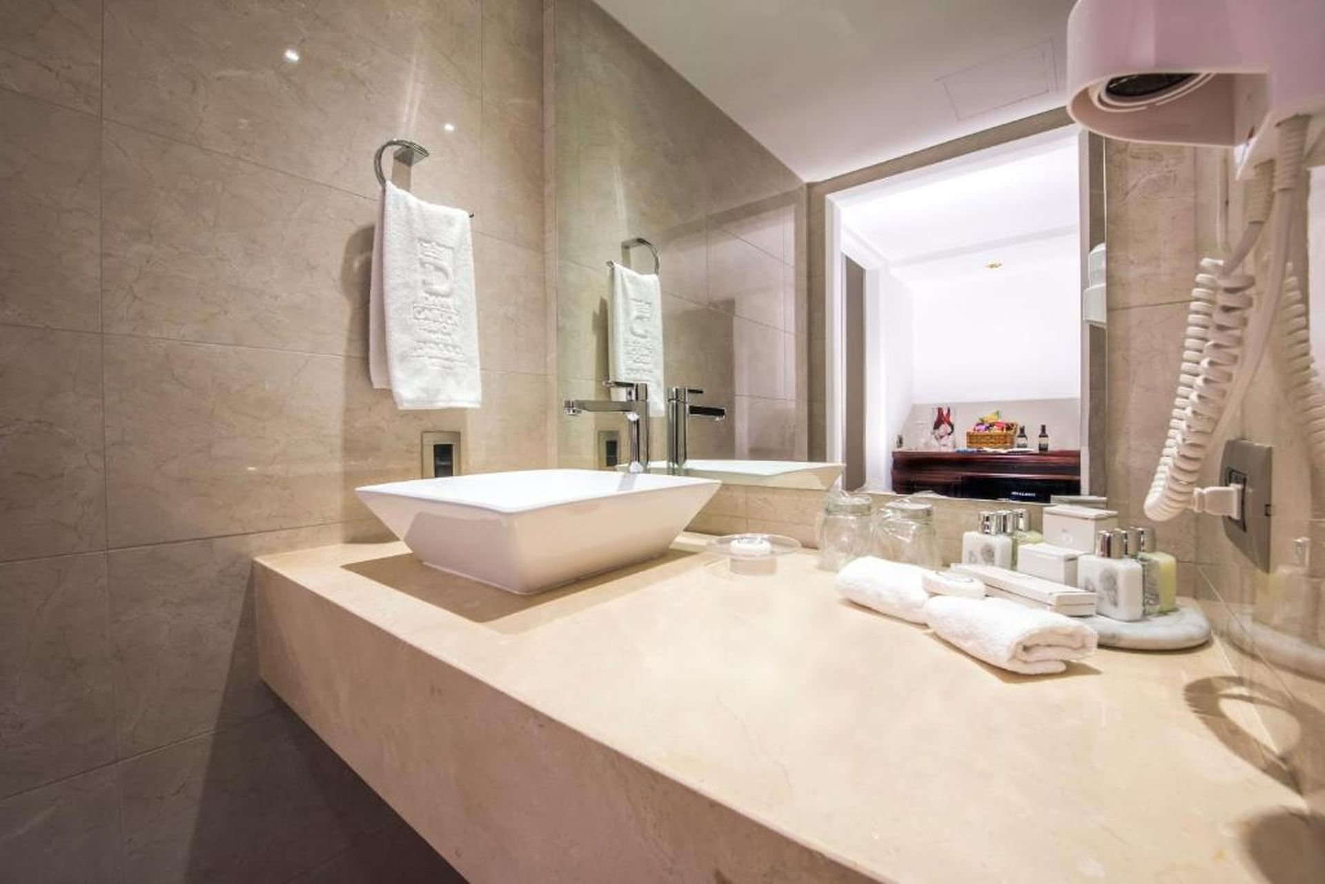 Dann Carlton Belfort — Standard Room | Hotel Only, Oct 8–13 – Image 3