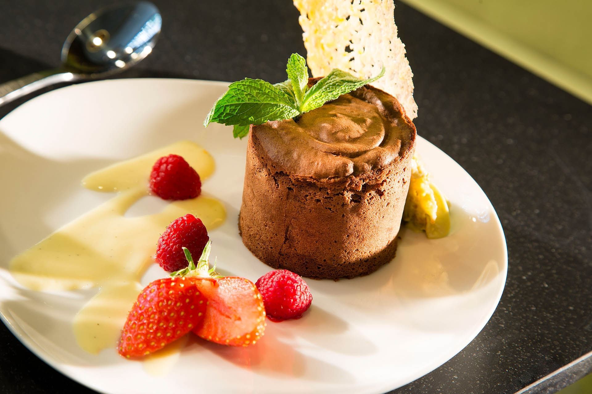 Dessert servi dans la salle à manger à l'Oceania L'Univers Tours