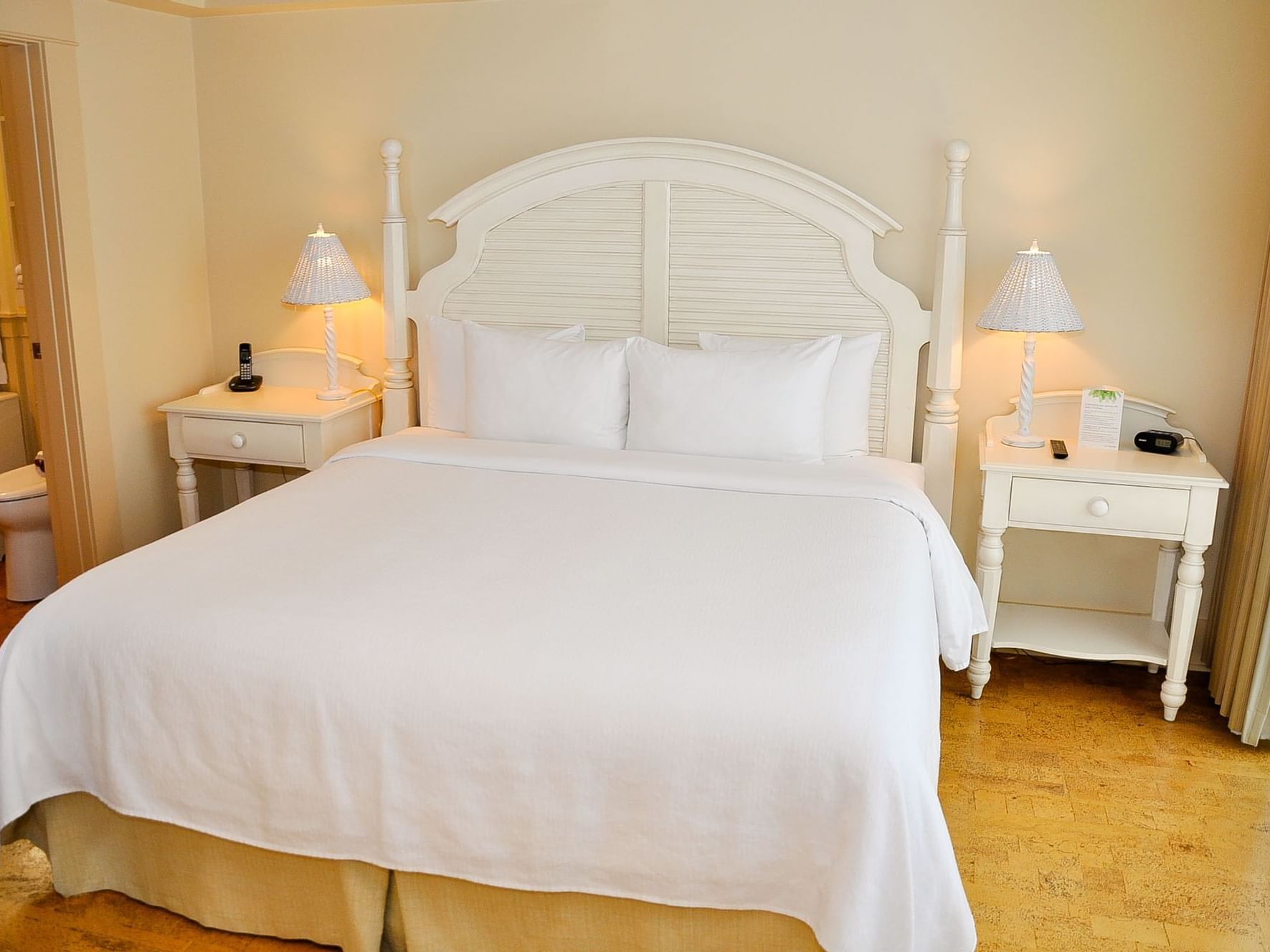 Bed in Arms Luxury Lake View Suites at Hotel Eldorado