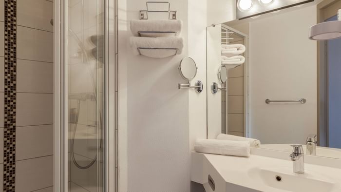 Bathroom vanity in bedrooms at Hotel Mulhouse East