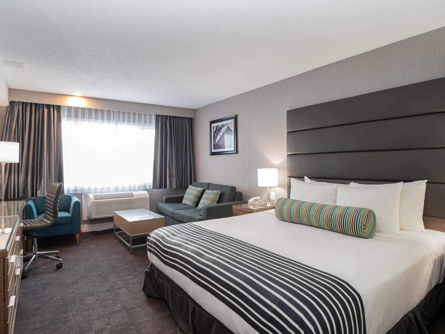 Stay at the Best Hotel by West Edmonton Mall - Sandman Hotel Edmonton West