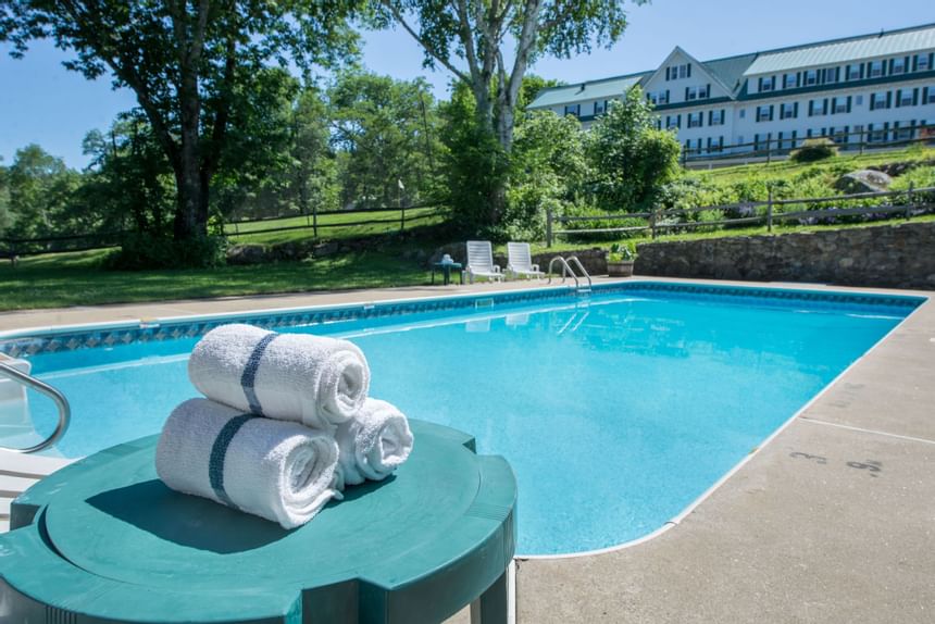 Pool facilities in Hotel Canandaigua at Hay Creek Hotels