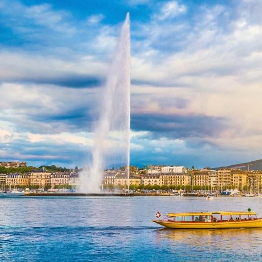 Boat riding in The Geneva Water Fountain near Warwick Geneva