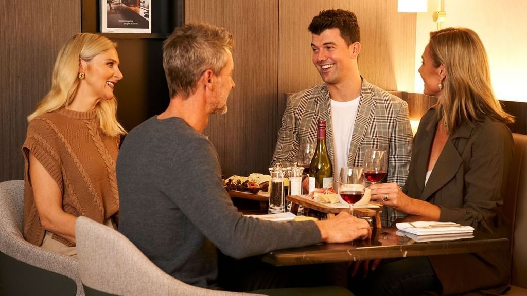 THE EXECUTIVE LOUNGE EVENING SERVICE