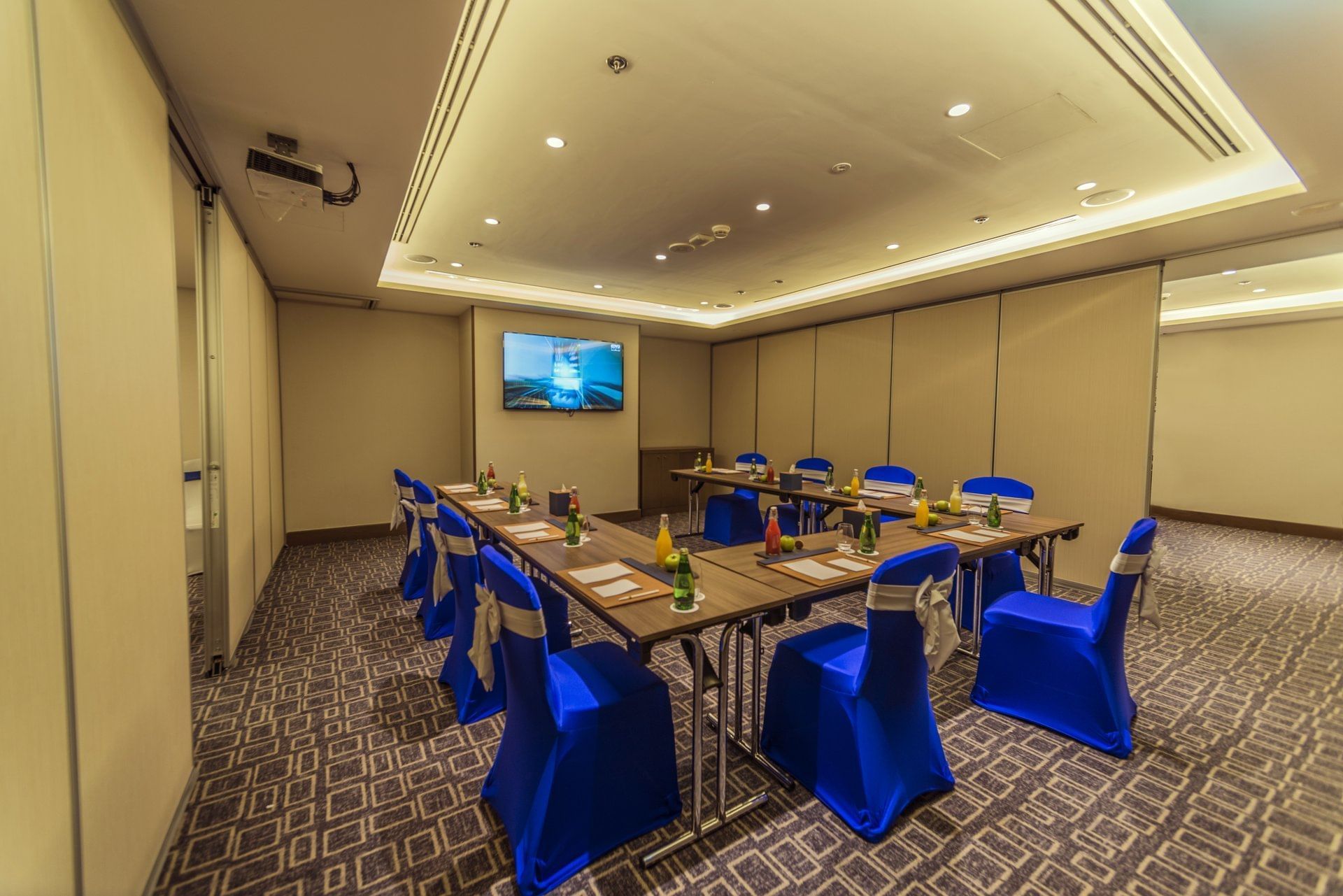 Hotel al barsha 4. Mena Plaza Hotel al Barsha 4*. Дубай отель Мена Плаза Аль барша. Mena Plaza Hotel al Barsha 4 ****ОАЭ. Mena Plaza Hotel Mall of the Emirates 4*.