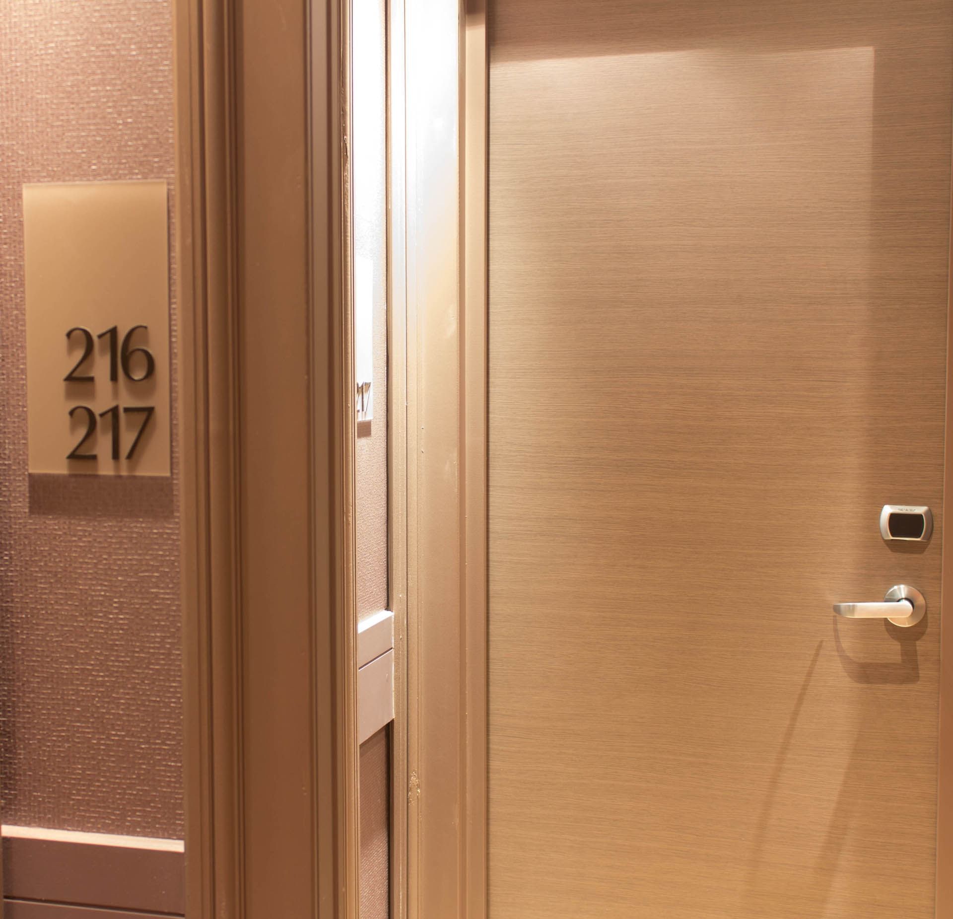 Entrée de la chambre à l'Oceania Le Métropole Montpellier