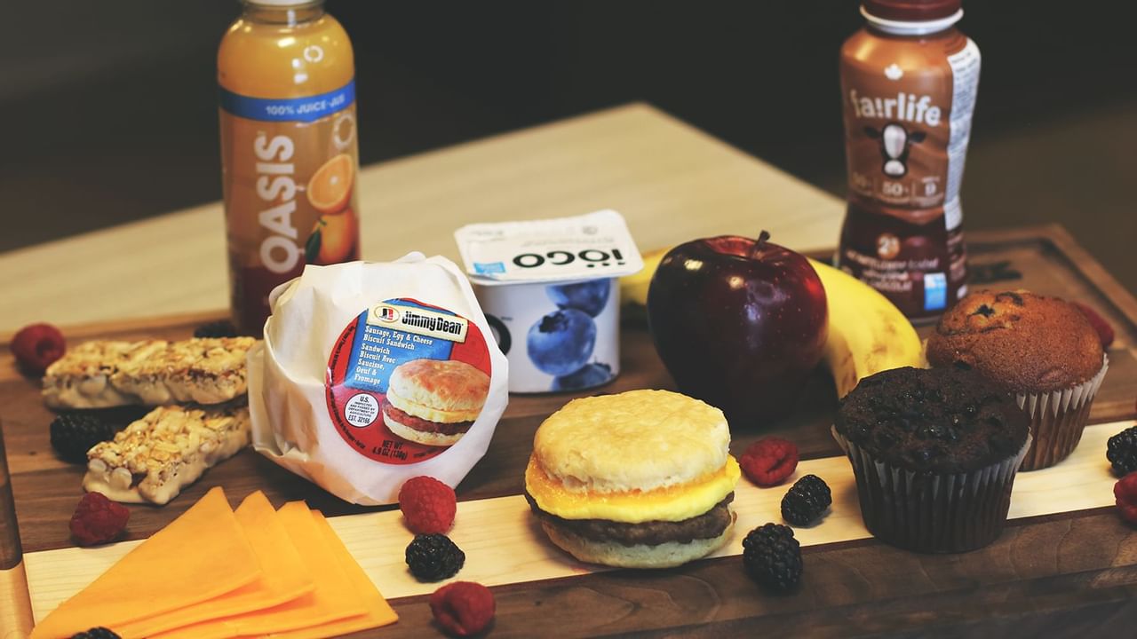 Breakast-On-The-Go at Coast Calgary Downtown Hotel and Suites by APA