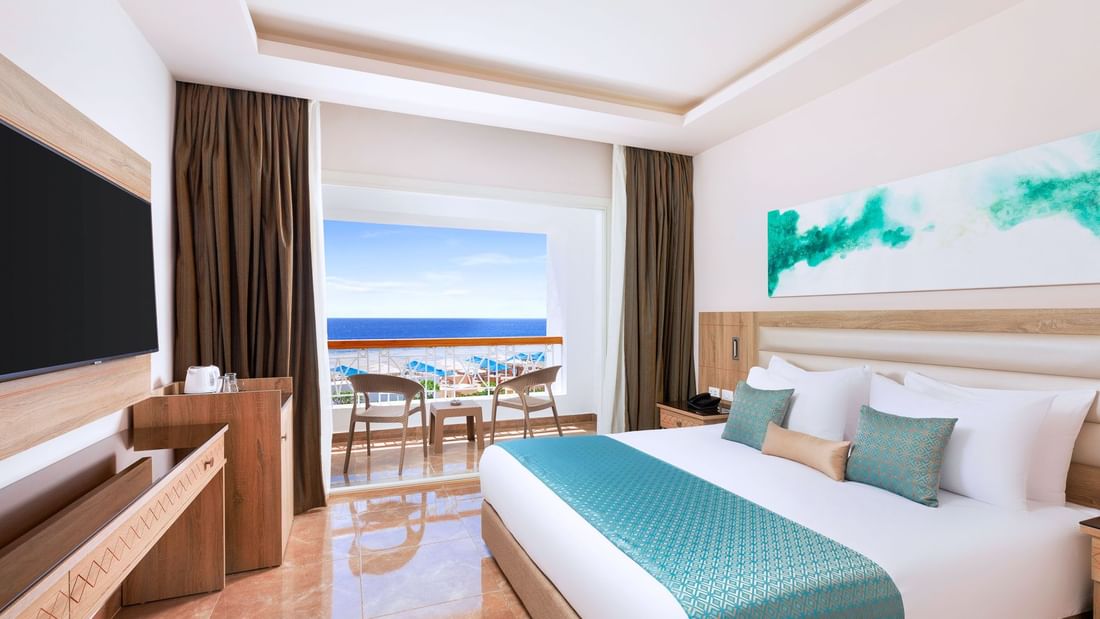 Deluxe room with beach front at Pickalbatros Palace Resort in Sharm El Sheikh