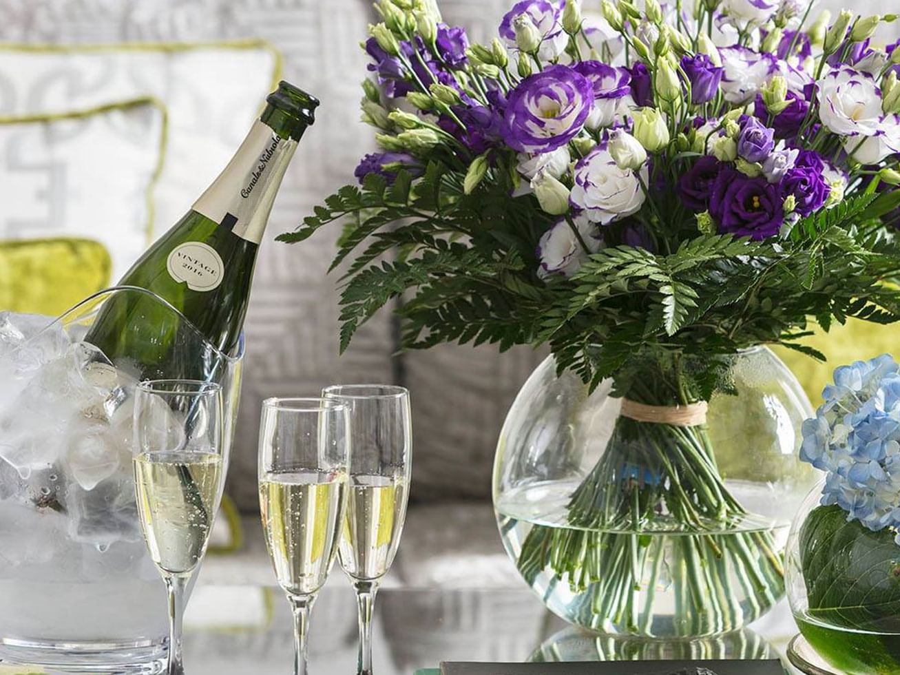 Champagne bucket & 3 glasses at Hotel Emperador Buenos Aires