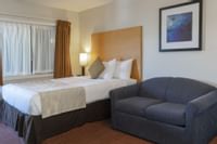 Coast Osoyoos Beach Hotel - Comfort Queen Room with Kitchen(2)