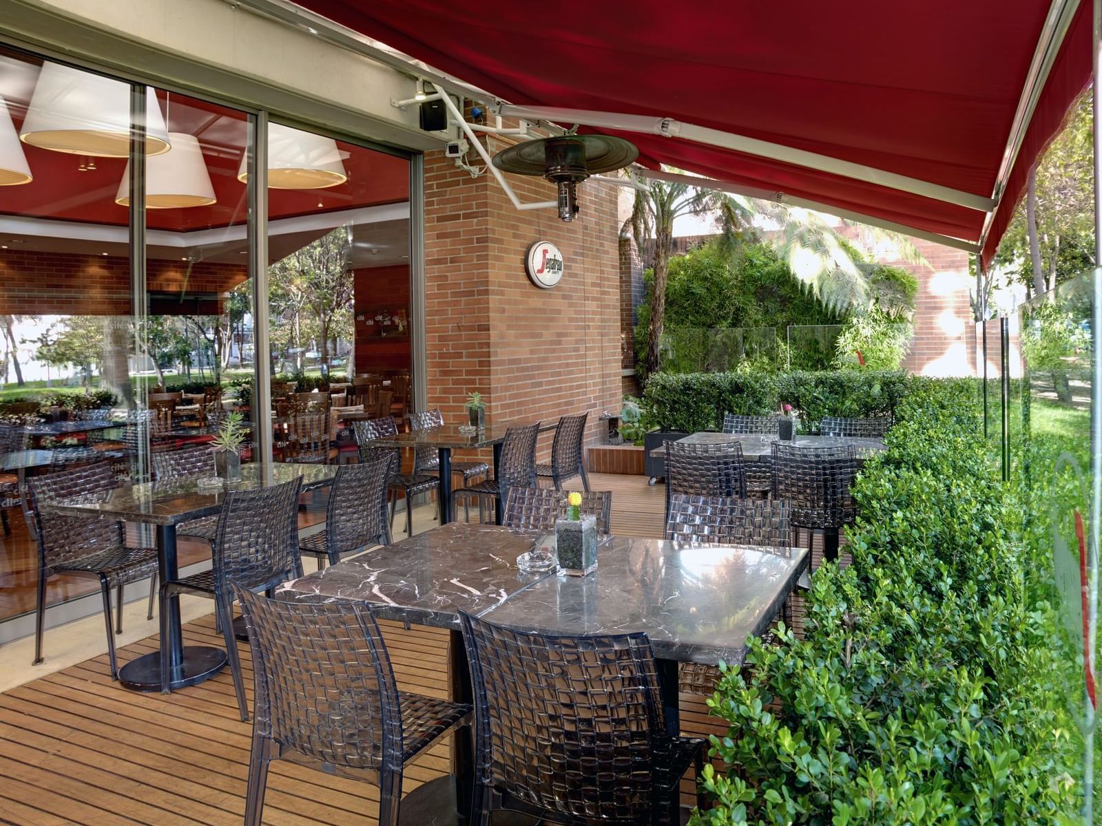 bistro outdoor seating