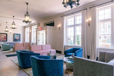 Lobby area with hotel entrance at Hotel Weyanoke