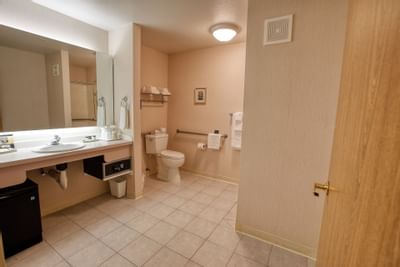 Bathroom view of the room at Bear Lodge 