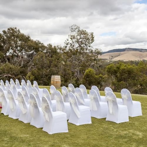 Table setting in an outside ceremony at Novotel Barossa Valley