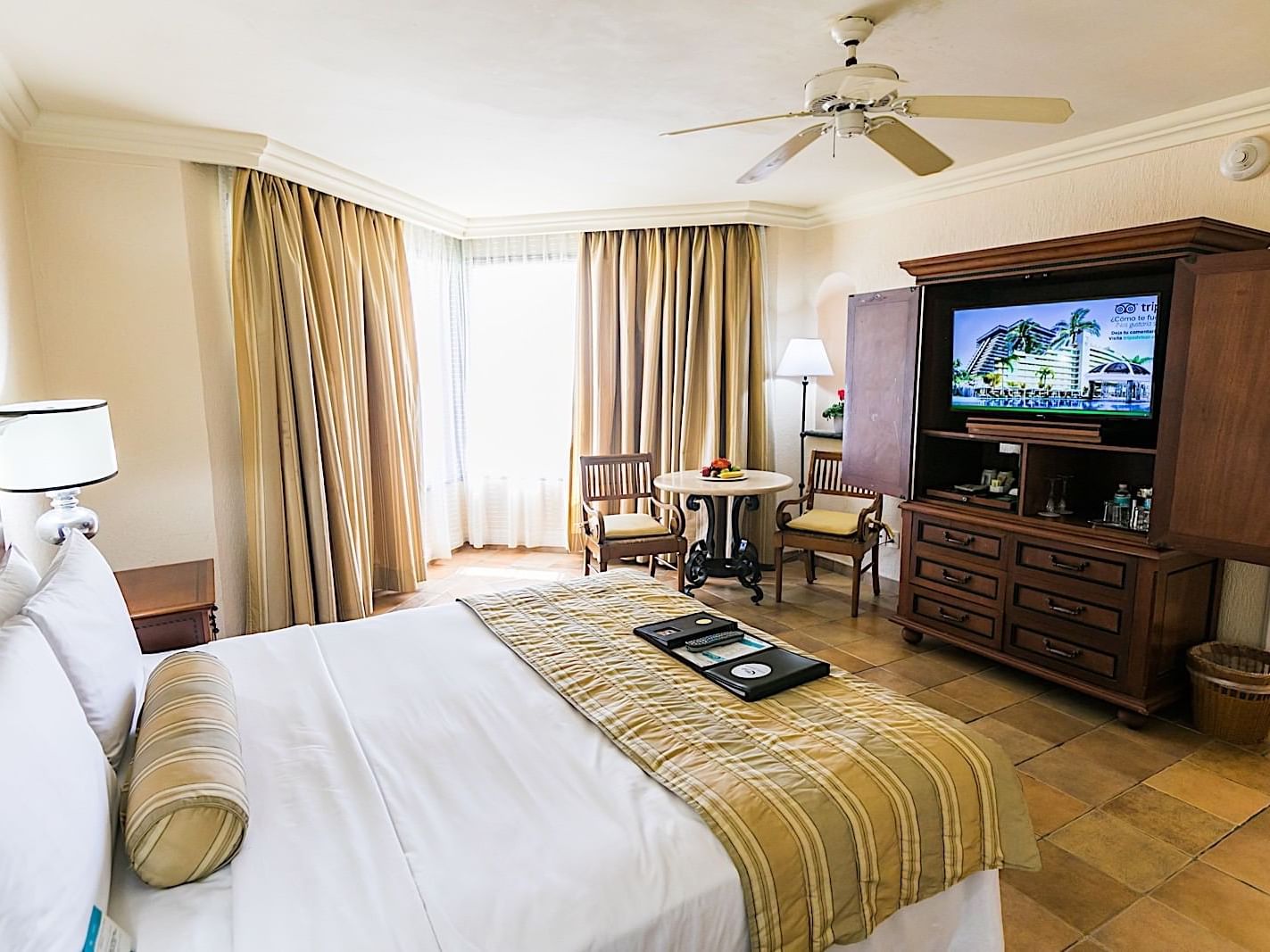 Corner view of bedroom at Pierre Mundo Imperial