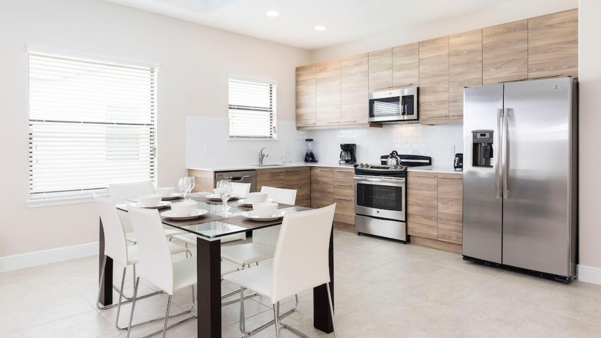 Dining & Kitchen