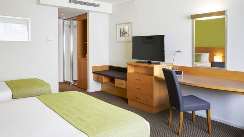 Standard queen single room at Novotel Perth Langley hotel