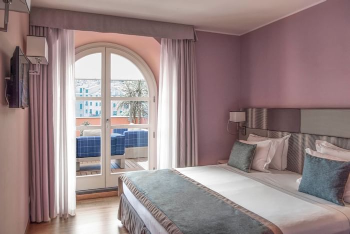 Comfy bed- Hotel Portovenere   