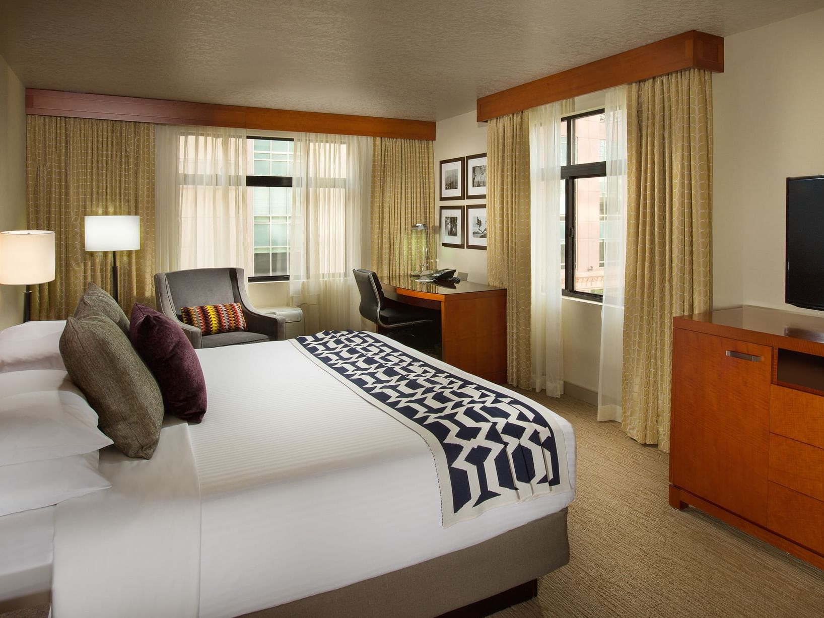 Two Bed Rooms, Pike Place Market Hotel Rooms