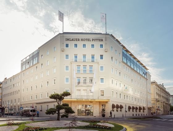 Front view of Imlauer Hotel Pitter