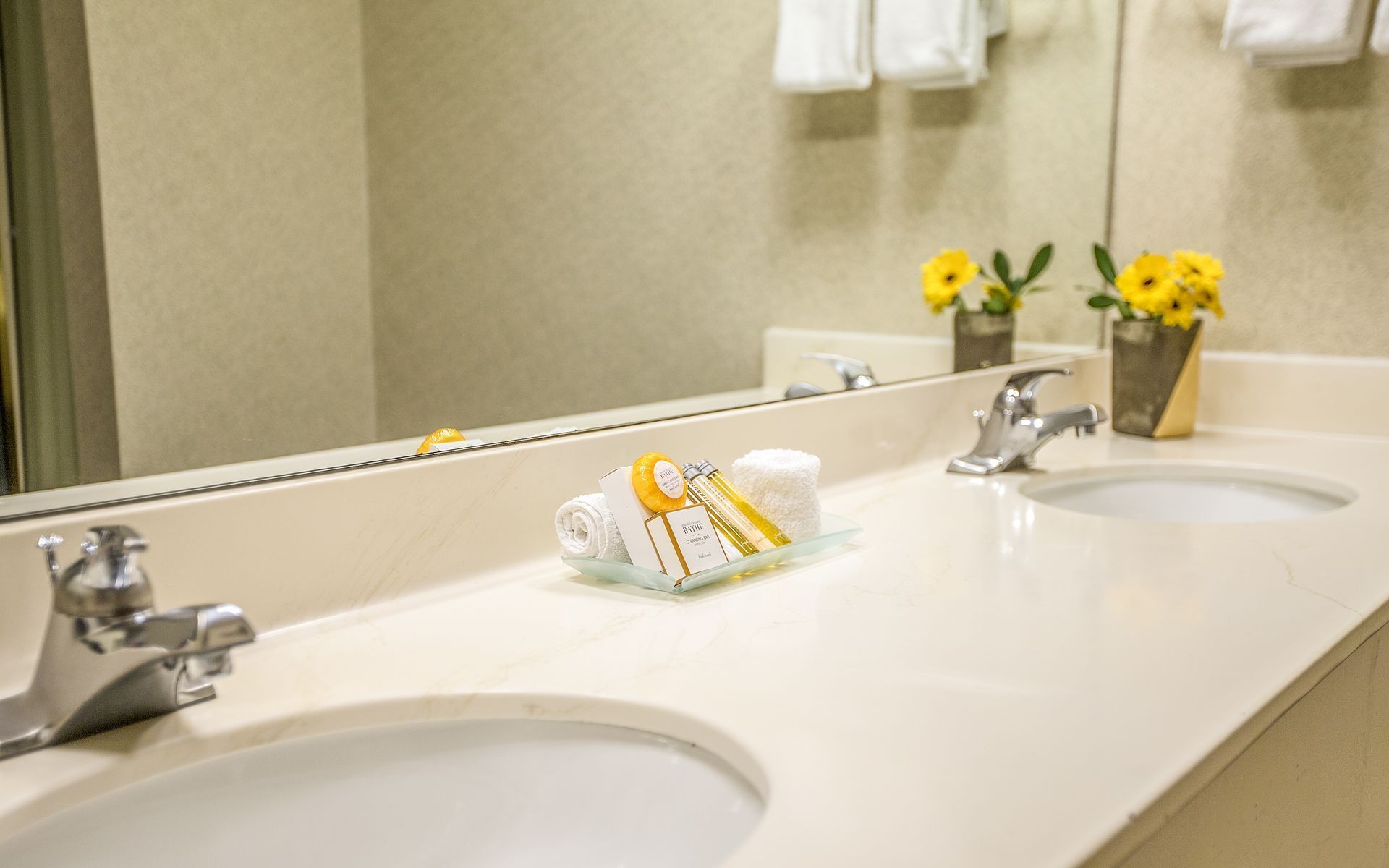 Hotel 116, a Coast Hotel - Bathroom