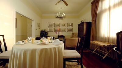 Dining and seating area in Blue Mountain Suite at Terra Nova