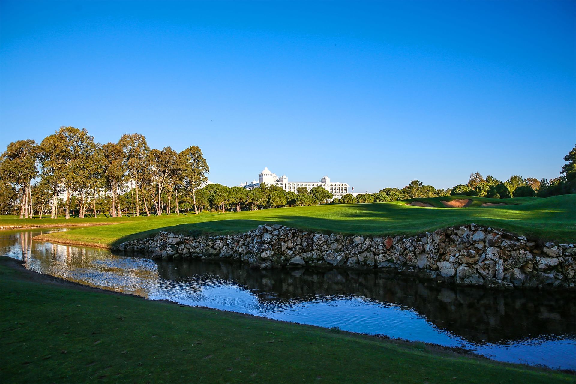 Titanic Golf Club water and stone wall