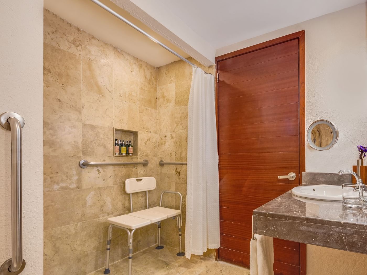 Bathroom of Accessible Double Room at Grand Fiesta Americana