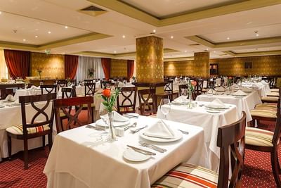Well-arranged dining area at Hotel Plaza San Francisco