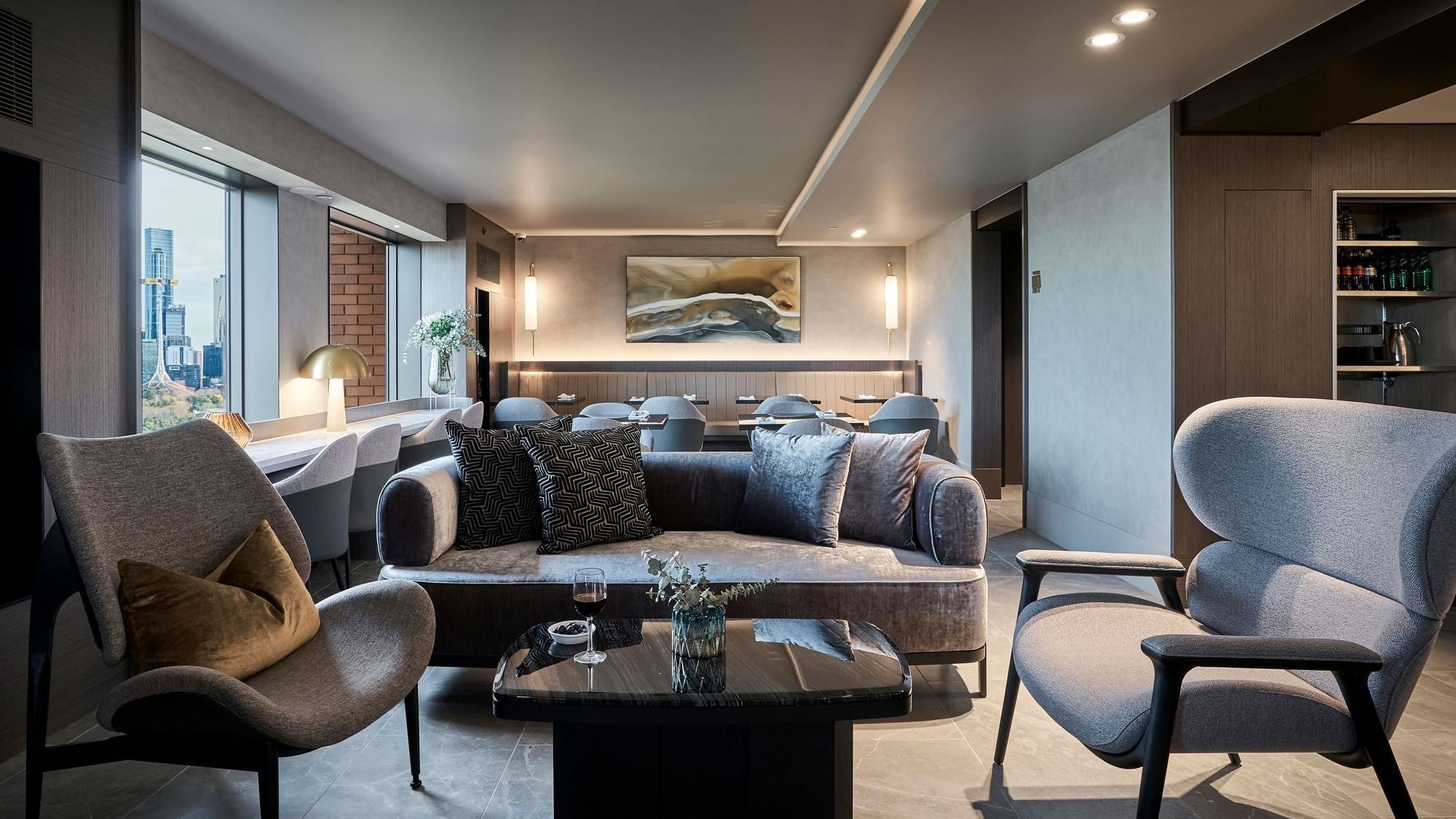 HOTEL EXECUTIVE LOUNGE