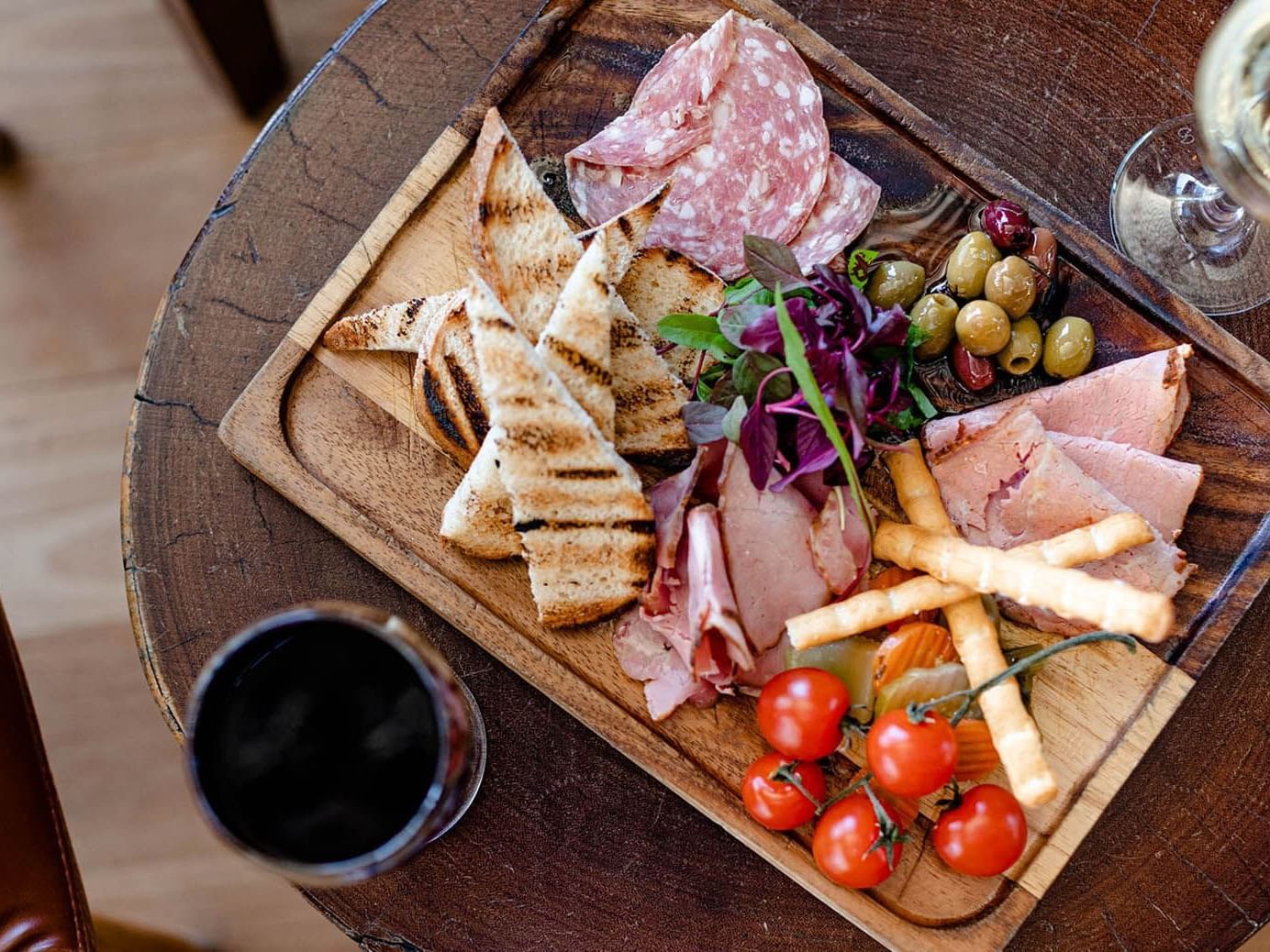 Food platter in Walt & Burley Kingston near Hotel Knightsbridge