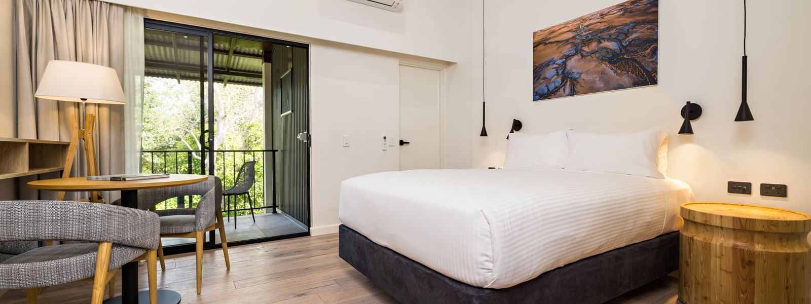 Deluxe Queen Room