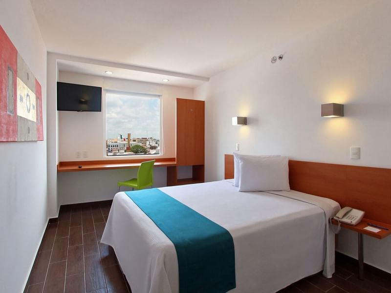 Habitación Superior Dos Dobles con zona de trabajo en One Hotels