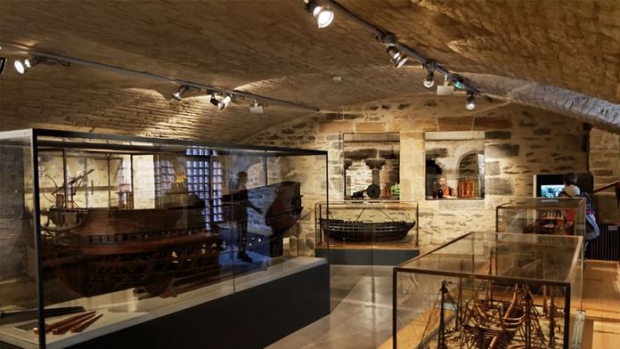 Intérieur du Musée National de la Marine près des Hôtels Oceania