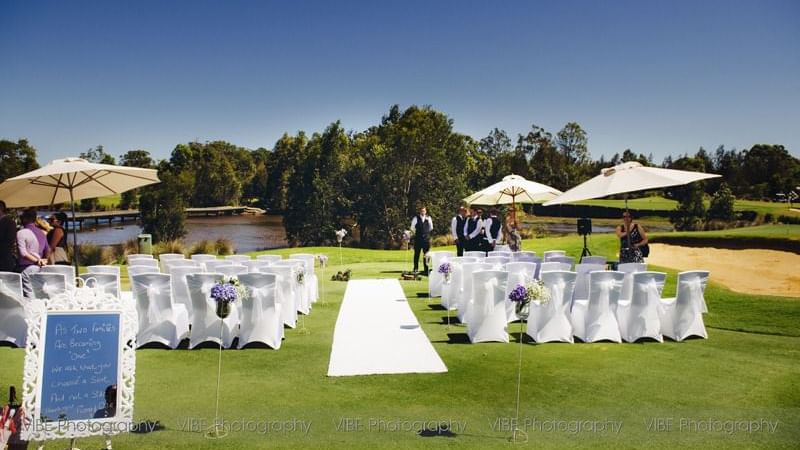 Exterior wedding arrangement at Mercure Kooindah Waters