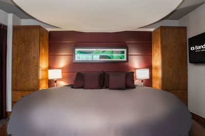 downtown vancouver hotel suites