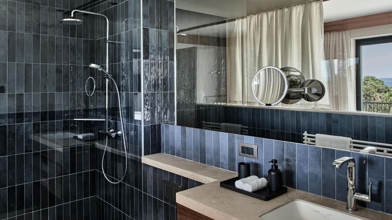 Falkensteiner Luxury Villas - Bathroom