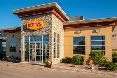 Exterior view of Denny’s Restaurant which is one of the Winnipeg restaurants at Sandman Hotel & Suites Winnipeg Airport