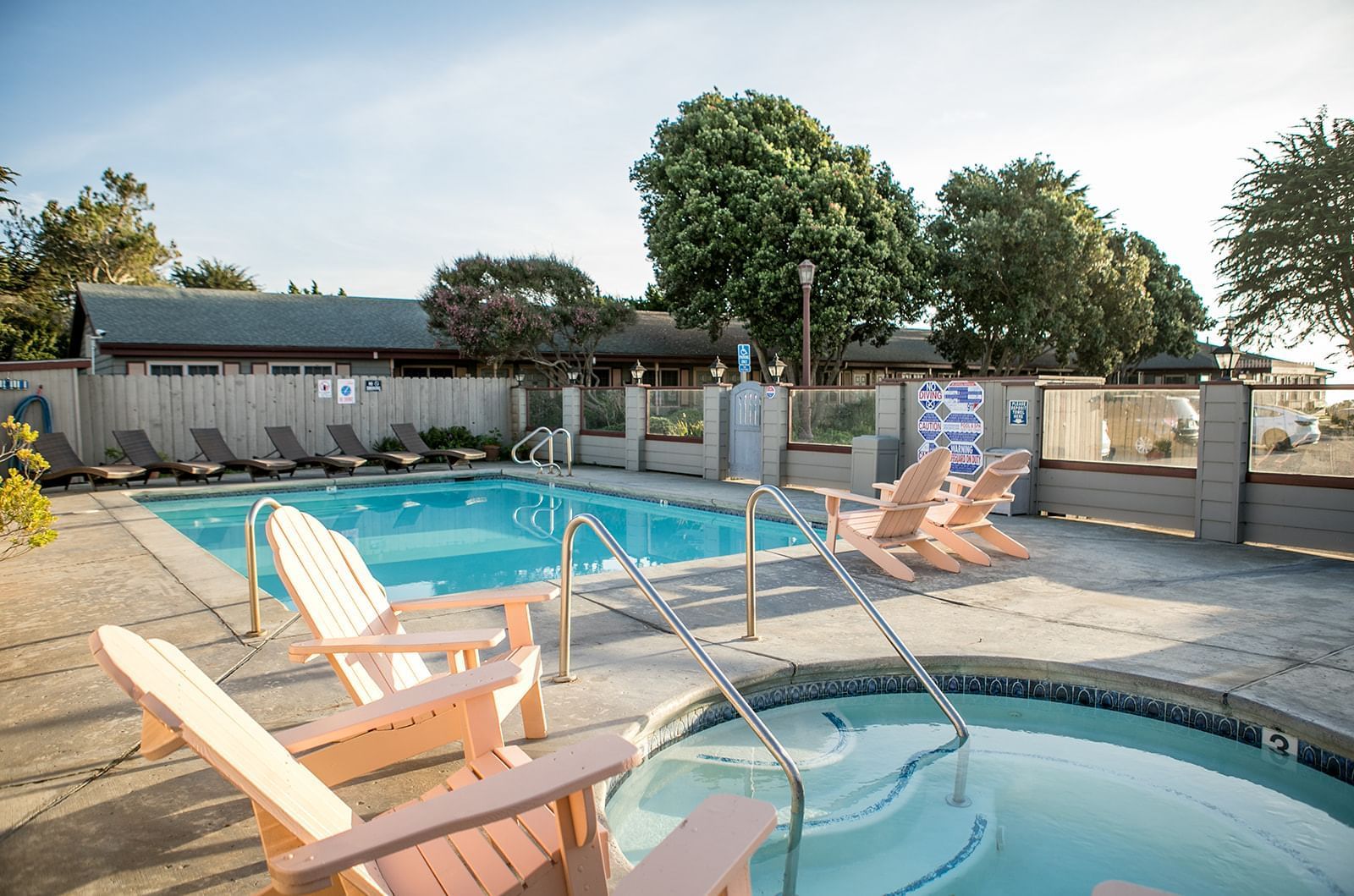 Moonstone Beach Hotels - Sea Otter Inn - Cambria CA
