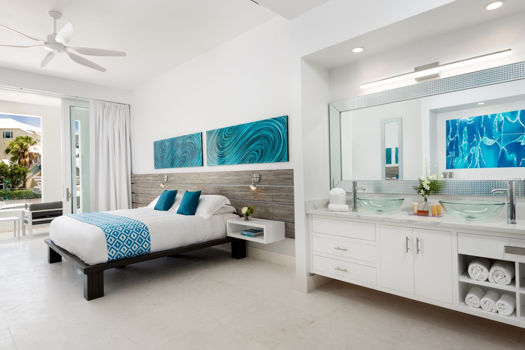 King Deluxe Marina Views | Zenza Hotel Accommodations