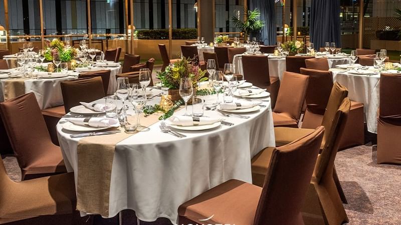 Dining tables in Novotel Darling Harbour