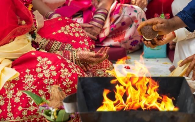 Hindu weddings Mangal Phere ritual at Easthampstead Park